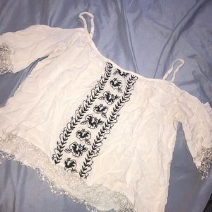 Off shoulders blouse